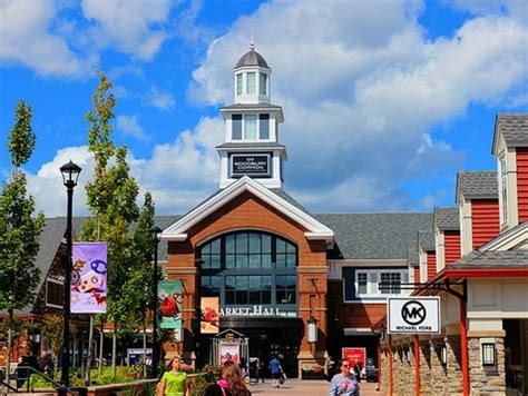 woodbury common premium outlet center.